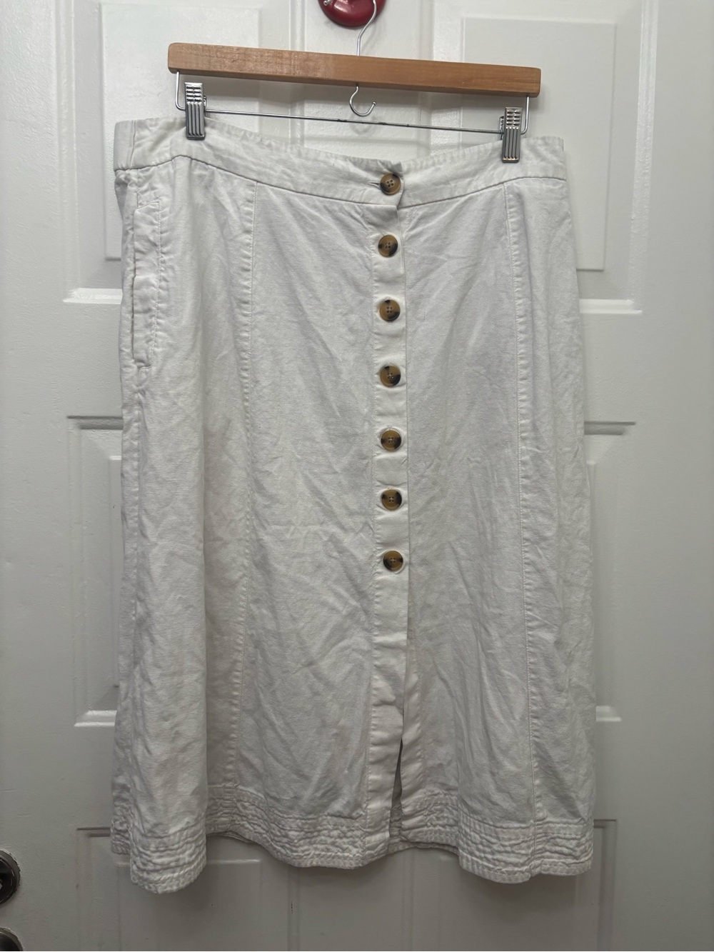 Universal Thread White Button-Front A-Line Midi Skirt